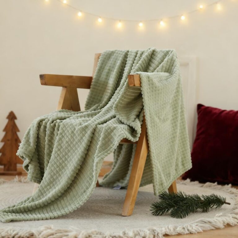 Simple&Opulence Flannel Fleece Blanket, 230GSM Super Soft Luxury Warm Throw Blanket with Stereoscopic Grid Design, Suitable for All Seasons, Perfect for Women Kids (Sage Green, 50"x70")