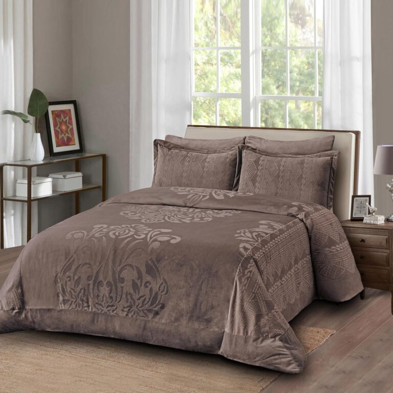 Master Home Textile Velvet Comforter Sets, 5 Pcs Queen Size, Fits 160 x 200 cm Queen Size Bed, Soft, Warm, New Brown