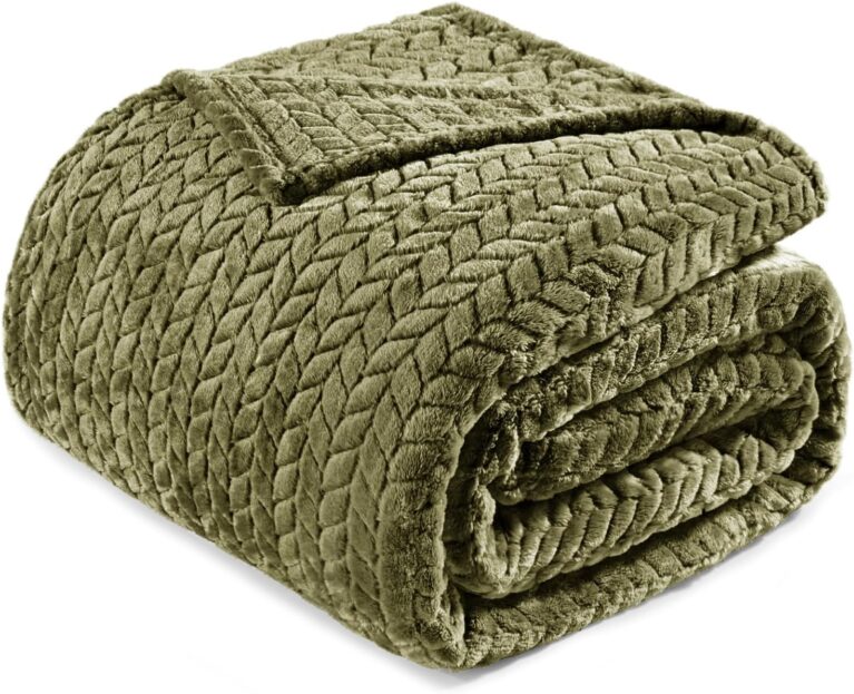 Exclusivo Mezcla Fleece Twin Size Blanket for Bed, 60x80 Inches Soft Cozy Jacquard Flannel Blankets, Lightweight Fuzzy Plush Warm for Winter, Olive Green